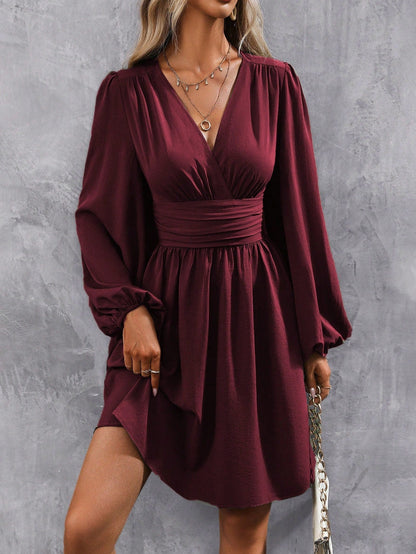Nicole - Elegant Pleated Midi Dress