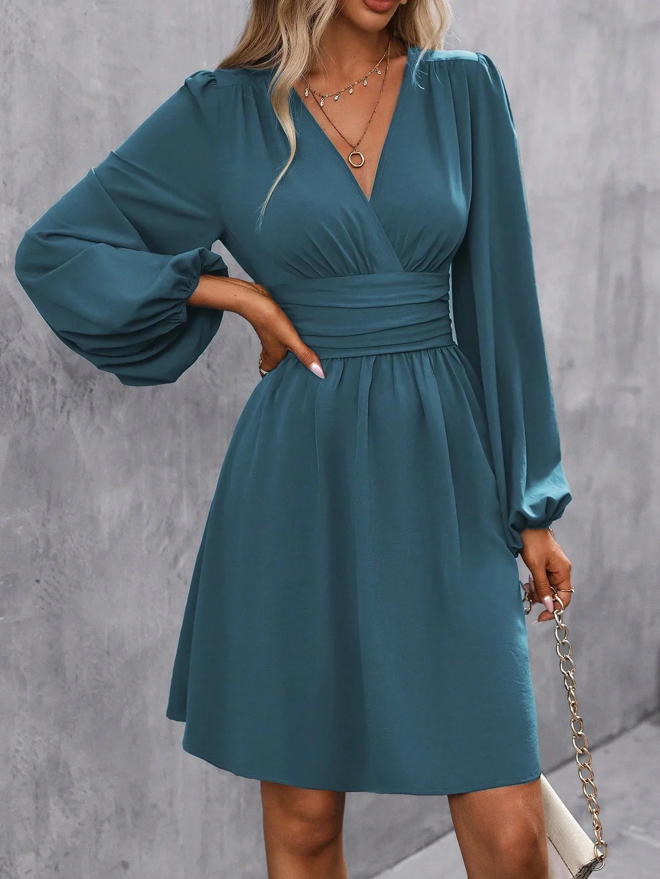 Nicole - Elegant Pleated Midi Dress