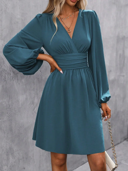 Nicole - Elegant Pleated Midi Dress