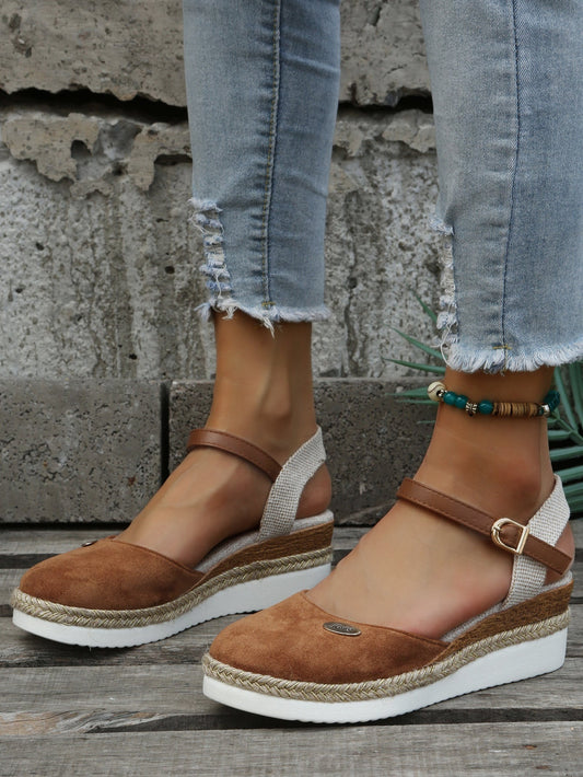 Mia - Closed-Toe Platform Espadrilles